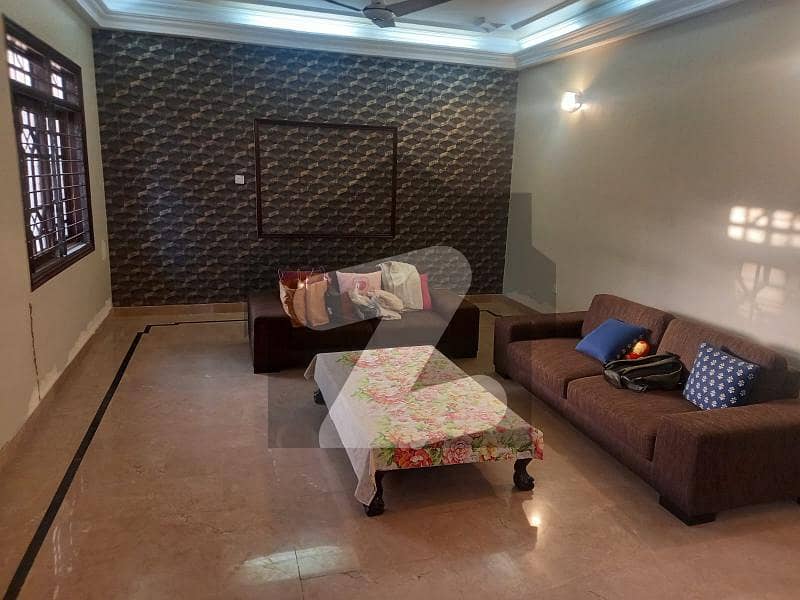 ڈی ایچ اے فیز 5 ڈی ایچ اے کراچی میں 5 کمروں کا 16 مرلہ مکان 8 کروڑ میں برائے فروخت۔