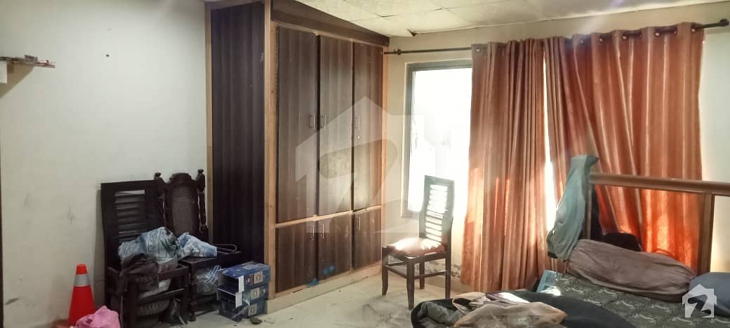 Flat For Grabs In 650 Square Feet Murree