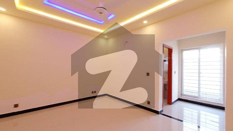 گلبرگ ریزیڈنشیا گلبرگ اسلام آباد میں 6 کمروں کا 10 مرلہ مکان 1.7 لاکھ میں کرایہ پر دستیاب ہے۔
