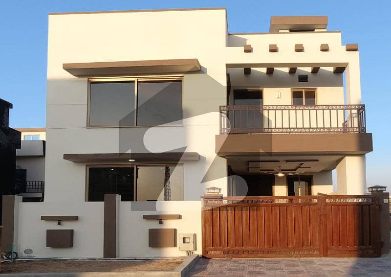 Prime Location 5 Marla House Is Available For sale In Bahria Town Phase 8 - Block M