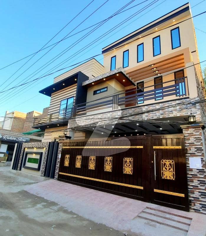 فضیلت ٹاؤن رحیم یار خان میں 6 کمروں کا 8 مرلہ مکان 2.2 کروڑ میں برائے فروخت۔