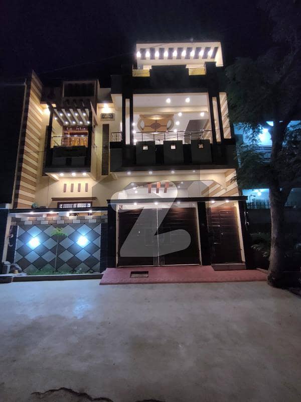 گلشنِ معمار - سیکٹر زیڈ گلشنِ معمار گداپ ٹاؤن کراچی میں 6 کمروں کا 8 مرلہ مکان 3.5 کروڑ میں برائے فروخت۔
