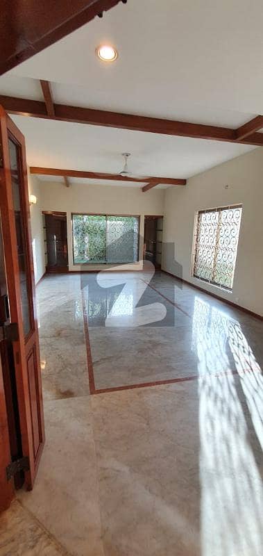 600 Square Yards Bungalow For Rent