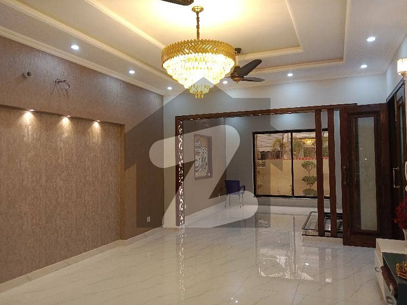 پیراگون سٹی - امپیریل 2 بلاک پیراگون سٹی لاہور میں 3 کمروں کا 4 مرلہ مکان 55 ہزار میں کرایہ پر دستیاب ہے۔