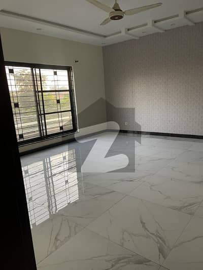 5 Marla Facing Park Upper Portion For Rent In Central Park Housing Scheme