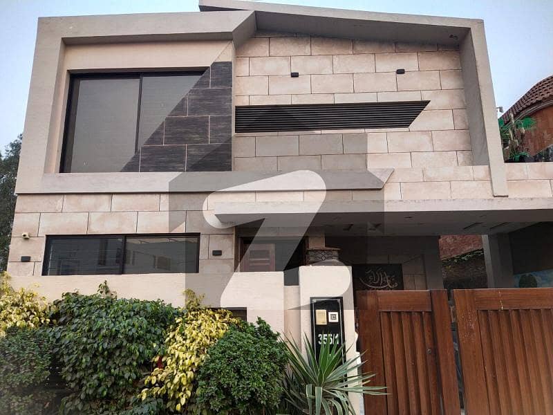 ڈی ایچ اے فیز 4 ڈیفنس (ڈی ایچ اے) لاہور میں 4 کمروں کا 10 مرلہ مکان 5 کروڑ میں برائے فروخت۔