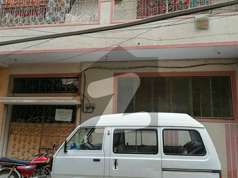 شریف آباد لیاقت آباد کراچی میں 8 کمروں کا 5 مرلہ مکان 2.5 کروڑ میں برائے فروخت۔