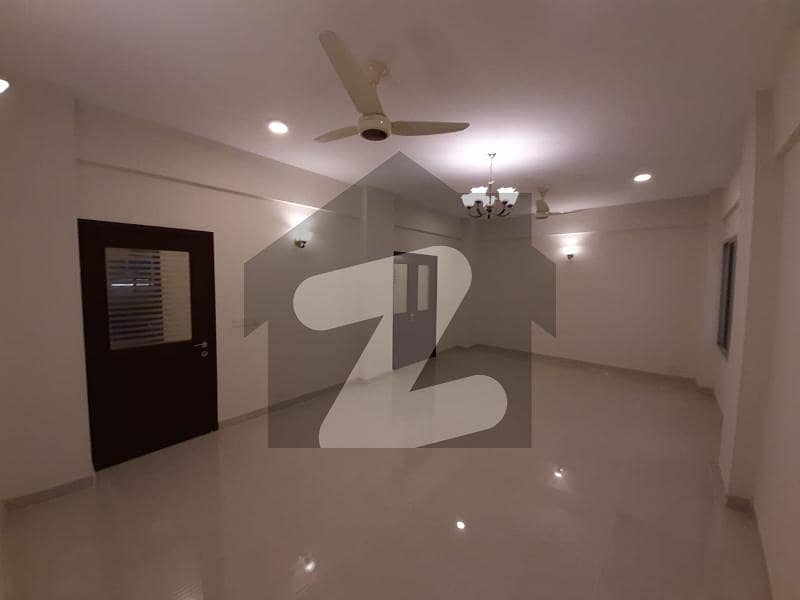 نیوی ہاؤسنگ سکیم کارساز کراچی میں 5 کمروں کا 1 کنال فلیٹ 8.8 کروڑ میں برائے فروخت۔