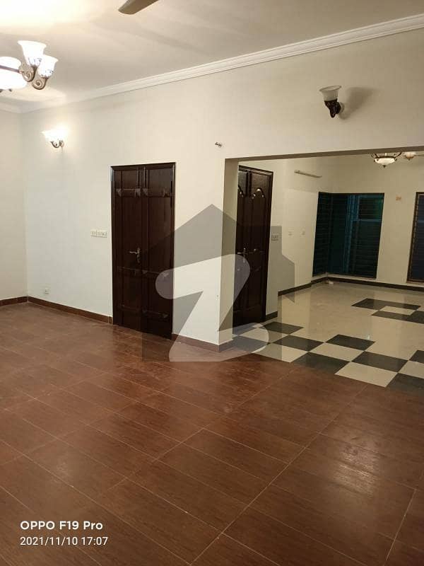 Prime location house available for rent in askari 11 Lahore