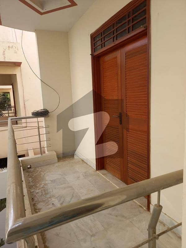 Maintained 400 Sq Yds 4 Bed Dd 1st Floor Portion In Gulshan Blk 4a
