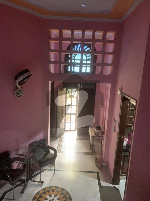 طارق گارڈنز ۔ بلاک بی طارق گارڈنز لاہور میں 4 کمروں کا 10 مرلہ مکان 3 کروڑ میں برائے فروخت۔