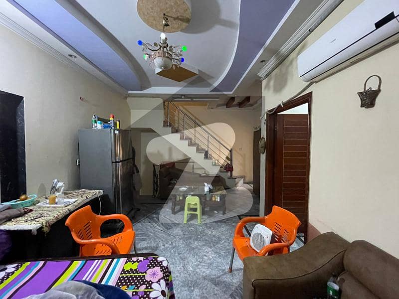 سن فورٹ گارڈنز لاہور میں 3 کمروں کا 5 مرلہ مکان 1.75 کروڑ میں برائے فروخت۔