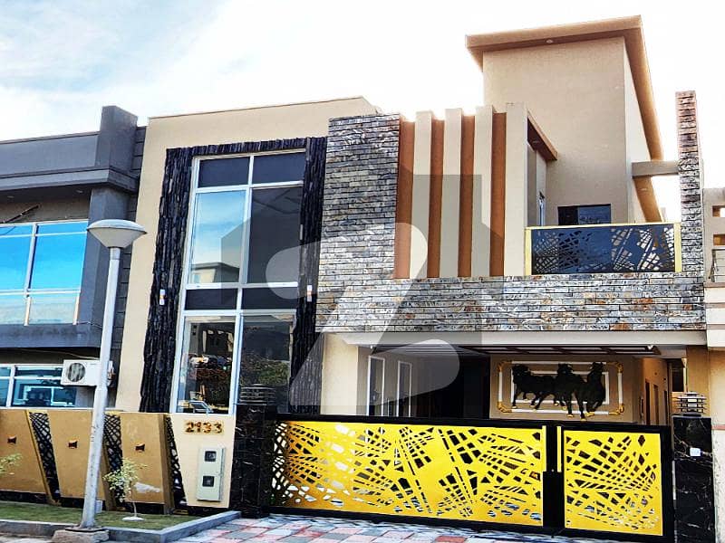 Deal Of 2023 Lavish 10 Marla 5 Beds Cottage Available For Sale In Bahria Town Phase 3