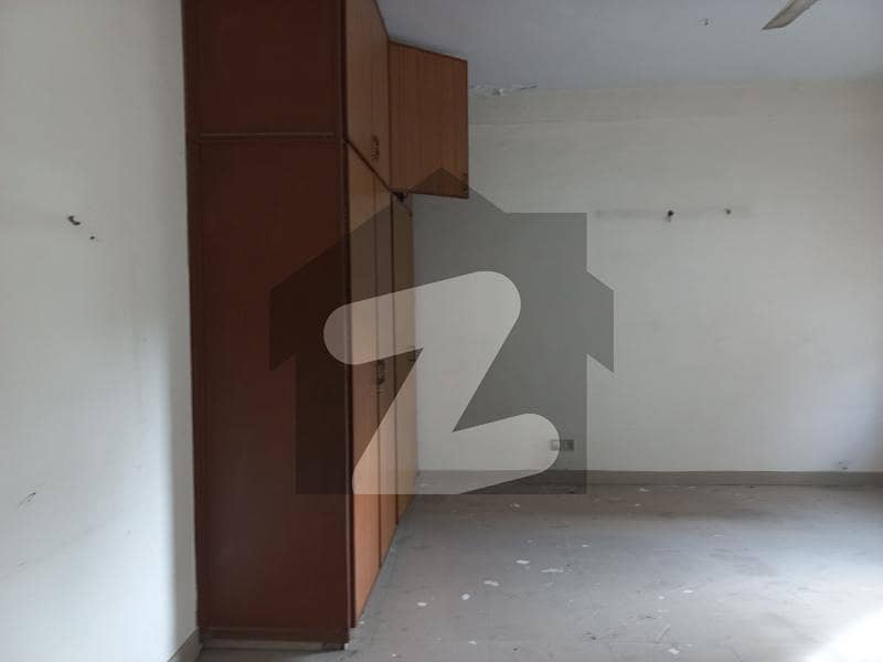 ڈی ایچ اے فیز 1 ڈی ایچ اے,کراچی میں 8 کمروں کا 1 کنال مکان 10.0 کروڑ میں برائے فروخت۔