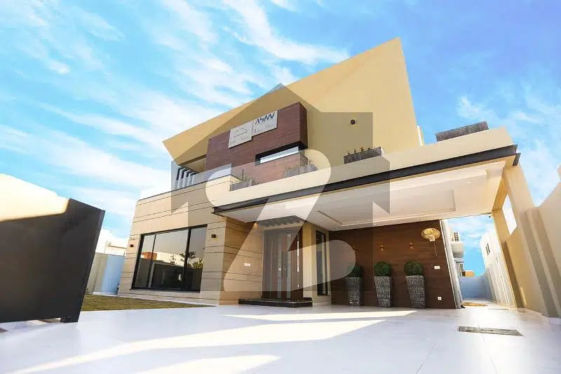 Modern Designed New Build 1 kanal House is for Sell in Dha Lahore