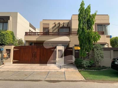 ڈی ایچ اے فیز 3 ڈیفنس (ڈی ایچ اے),لاہور میں 4 کمروں کا 10 مرلہ مکان 3.9 کروڑ میں برائے فروخت۔
