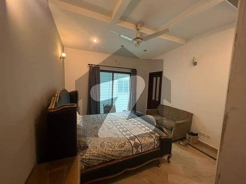 ڈی ایچ اے فیز 5 ڈیفنس (ڈی ایچ اے),لاہور میں 4 کمروں کا 10 مرلہ مکان 4.85 کروڑ میں برائے فروخت۔
