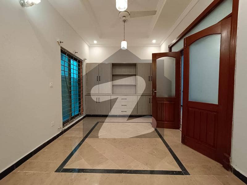 10 Marla Single Storey Neat And Clean Condition In Zeeshan Street Chaklala Scheme 3