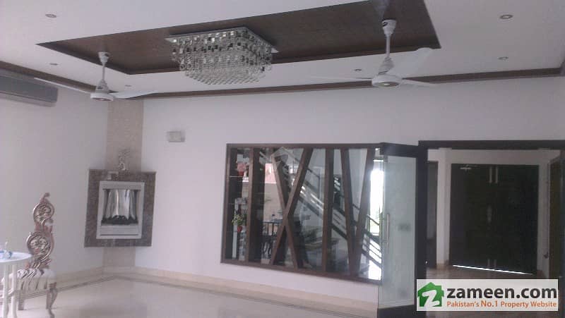 1 Kanal Upper Portion For Rent In Ideal Location For Small Family Or Couple In DHA Phase 4 - Block CC