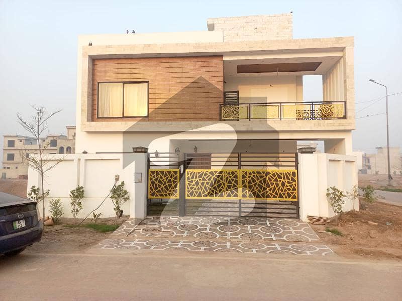 11.5 Marla Corner Owner Build House On 85ft Road For Sale In Park View City Lahore