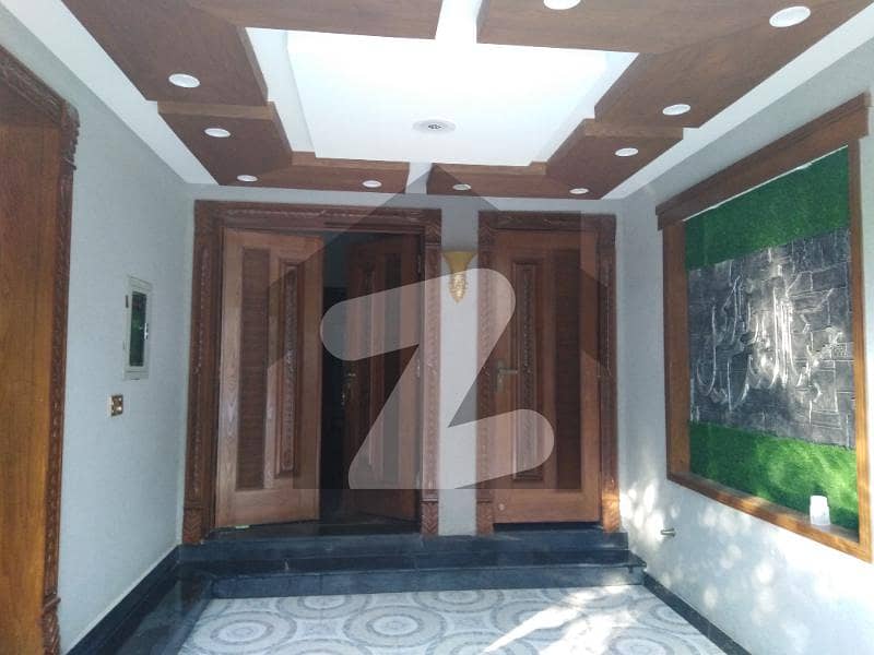 بحریہ ٹاؤن سیکٹرڈی بحریہ ٹاؤن,لاہور میں 2 کمروں کا 5 مرلہ بالائی پورشن 33.0 ہزار میں کرایہ پر دستیاب ہے۔