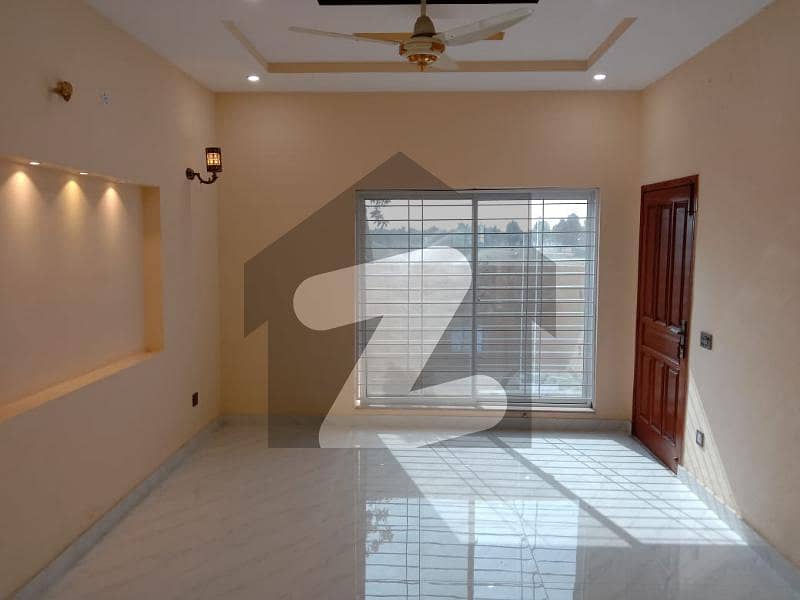 بحریہ آرچرڈ فیز 2 بحریہ آرچرڈ لاہور میں 5 کمروں کا 8 مرلہ مکان 70 ہزار میں کرایہ پر دستیاب ہے۔