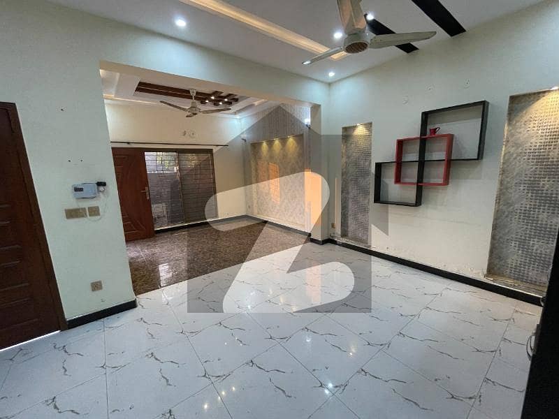 بحریہ آرچرڈ فیز 2 بحریہ آرچرڈ لاہور میں 3 کمروں کا 5 مرلہ مکان 45 ہزار میں کرایہ پر دستیاب ہے۔