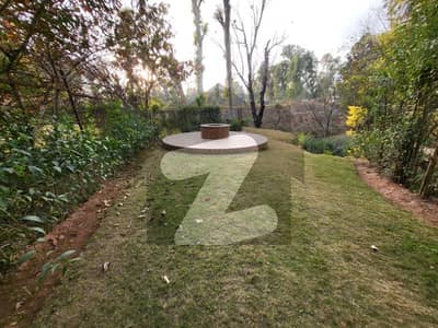 Old House With Stunning View Of Margalla Hills For Sale