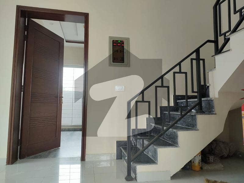 10 Marla House For Sale In DHA Top Location