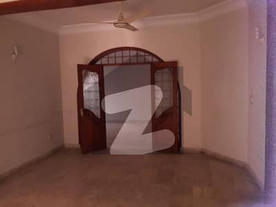 600 Yard Bungalow On Rent For Commercial Purpose 100 Main Road