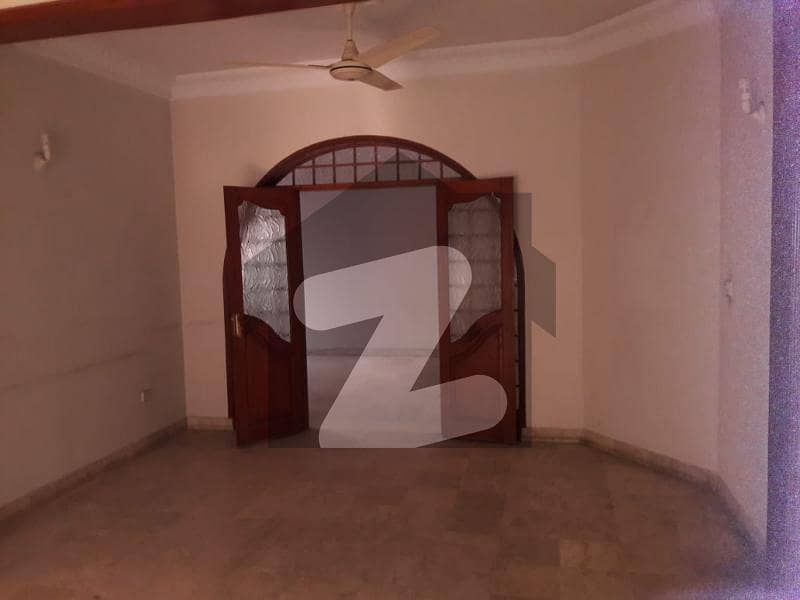 600 Yard Bungalow On Rent For Commercial Purpose 100 Main Road