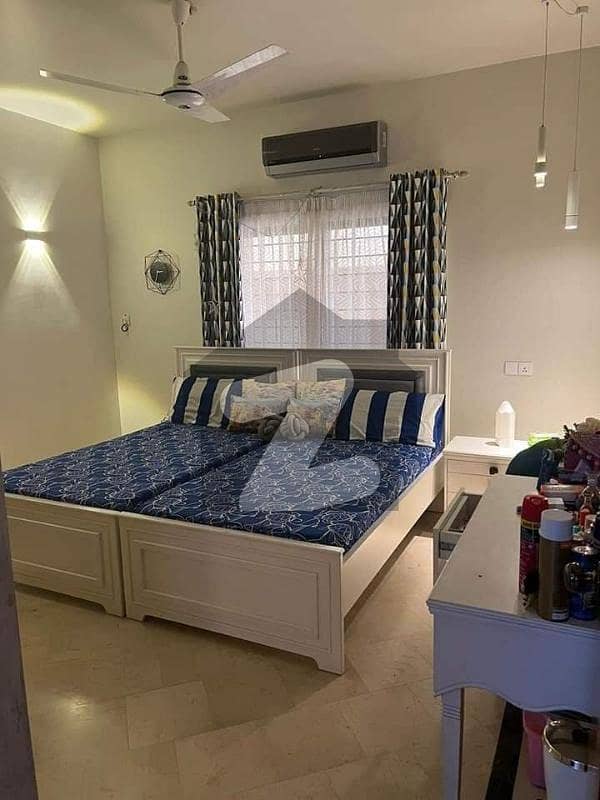 مسلم آباد سوسائٹی کراچی میں 6 کمروں کا 15 مرلہ مکان 10.9 کروڑ میں برائے فروخت۔