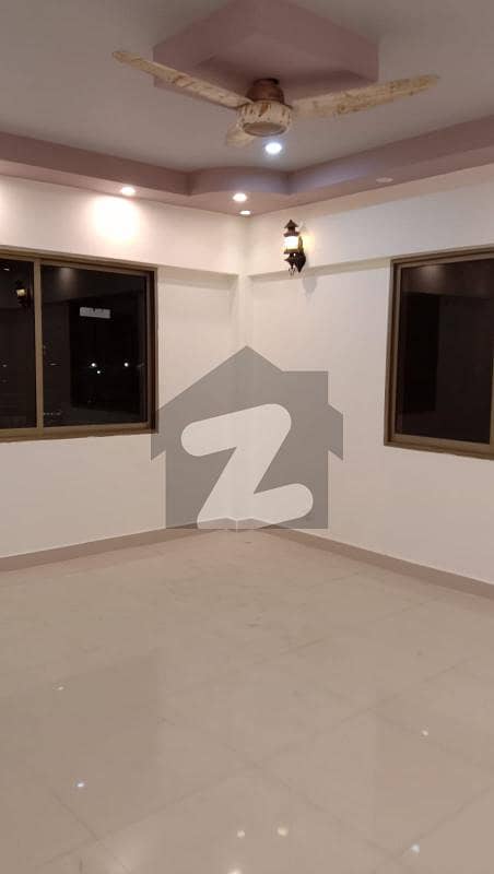 خالد بِن ولید روڈ کراچی میں 3 کمروں کا 8 مرلہ فلیٹ 4.25 کروڑ میں برائے فروخت۔