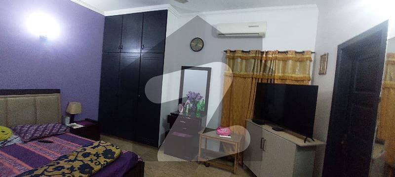 1 Bedroom Attached Bathroom For Rent