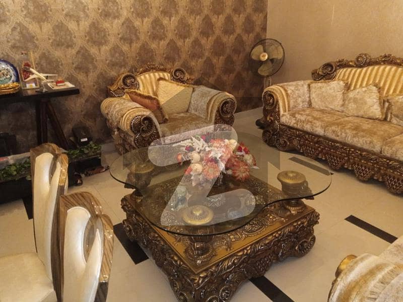 ڈی ایچ اے فیز 7 ایکسٹینشن ڈی ایچ اے ڈیفینس کراچی میں 4 کمروں کا 10 مرلہ مکان 7 کروڑ میں برائے فروخت۔