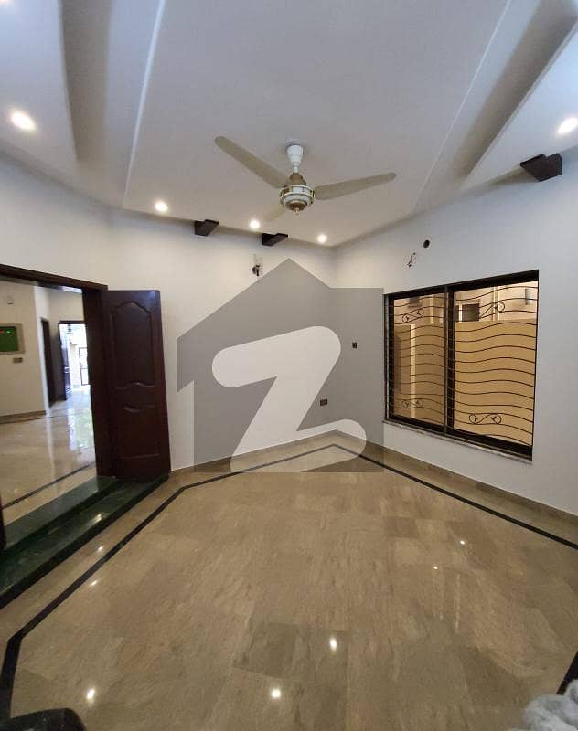 ایل ڈی اے ایوینیو ۔ بلاک سی ایل ڈی اے ایوینیو لاہور میں 3 کمروں کا 1 کنال بالائی پورشن 50 ہزار میں کرایہ پر دستیاب ہے۔