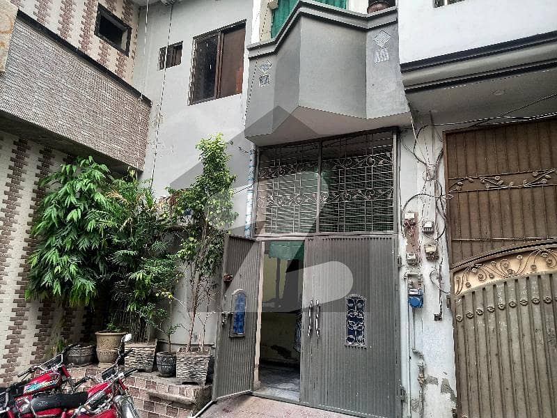 عامر ٹاؤن ہربنس پورہ لاہور میں 3 کمروں کا 4 مرلہ مکان 1.15 کروڑ میں برائے فروخت۔