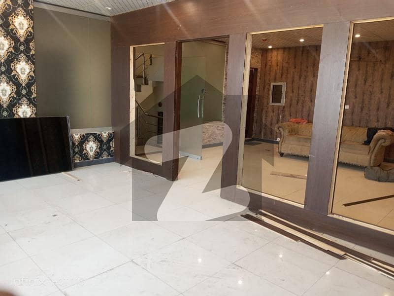 DHA Lahore Phase 6 MB 4 Marla 3rd Floor is available for Rent near to Spice Bazar