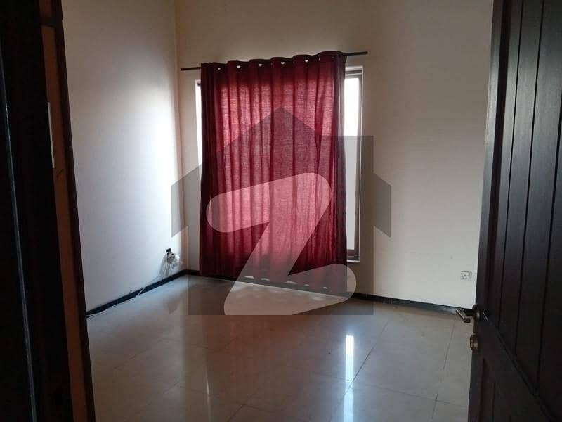 Dha Lahore 10 Marla Upper Portion With Separate Gate Entrance Is Available For Rent In Phase 5