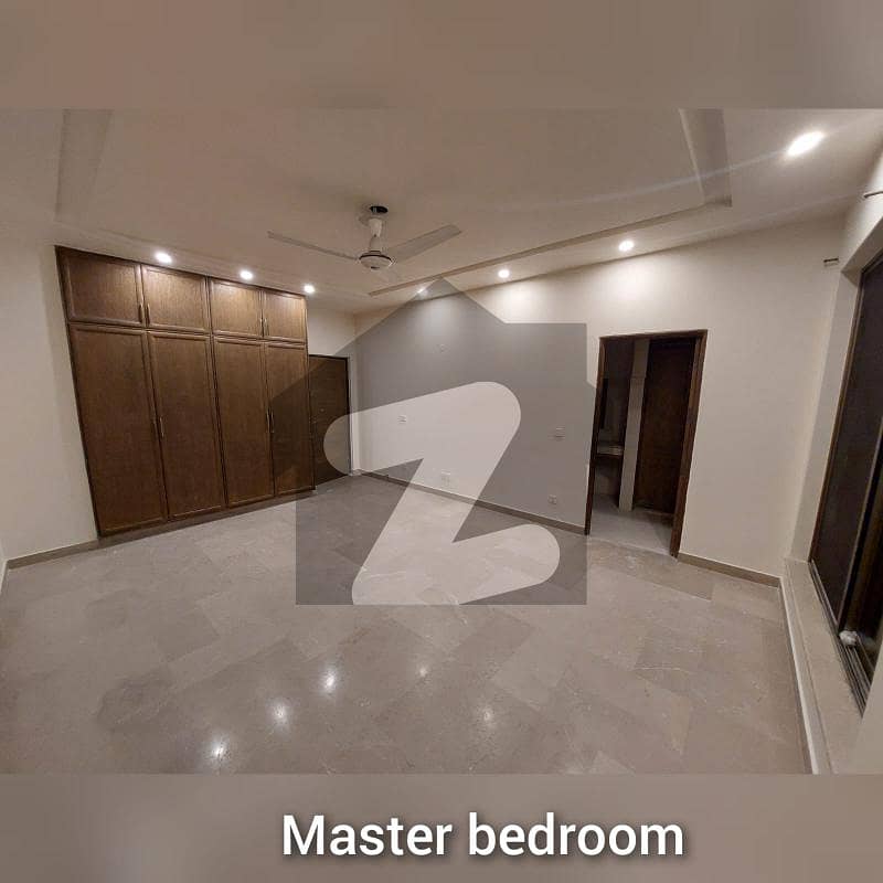 ڈی ایچ اے فیز 6 ڈیفنس (ڈی ایچ اے) لاہور میں 2 کمروں کا 1 کنال بالائی پورشن 80 ہزار میں کرایہ پر دستیاب ہے۔