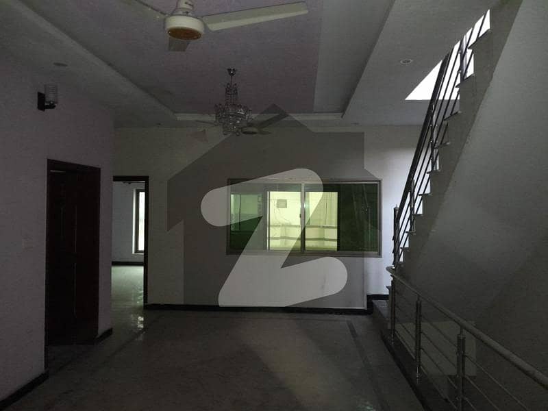 ویسٹریج 3 ویسٹریج راولپنڈی میں 5 کمروں کا 7 مرلہ مکان 2.4 کروڑ میں برائے فروخت۔