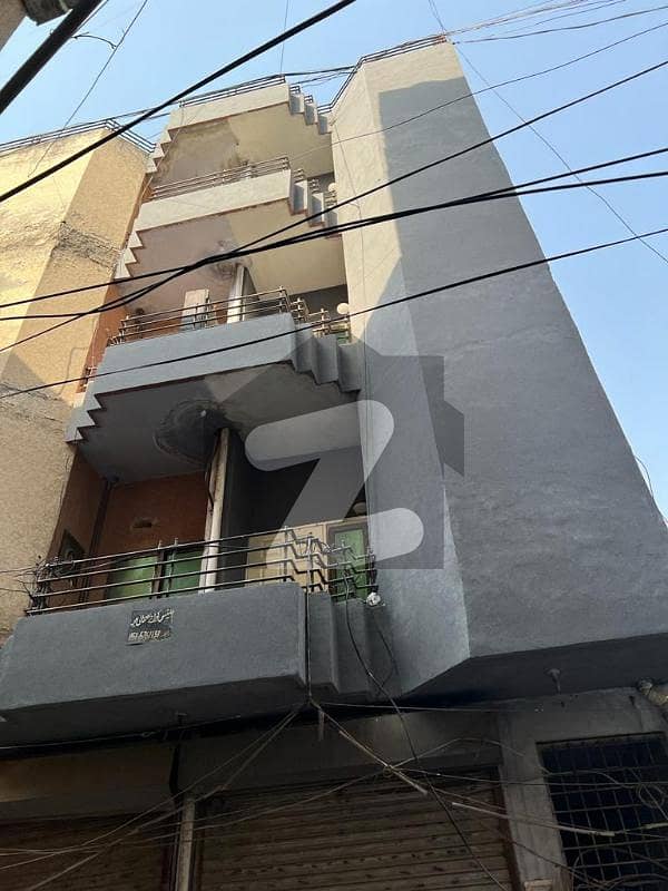 Building Of 371 Square Feet Is Available For Sale