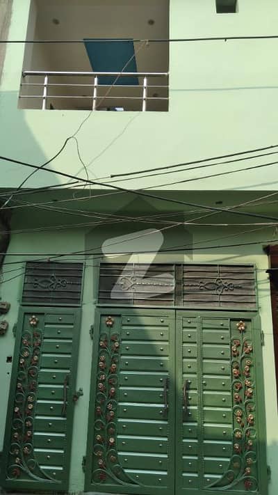 شیراز ٹاؤن لاہور میں 4 کمروں کا 4 مرلہ مکان 32 ہزار میں کرایہ پر دستیاب ہے۔