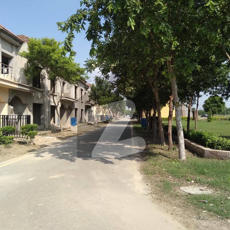 رائل ریزیڈنشیا - بلاک ڈی رائل ریزیڈینشیا لاہور میں 8 مرلہ رہائشی پلاٹ 75 لاکھ میں برائے فروخت۔