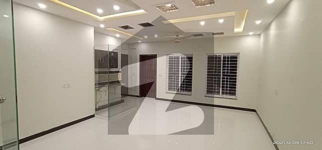 4m Commercial Ground Floor Available For Rent