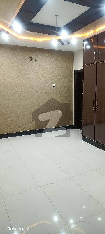 ایڈن ویلی - بلاک اے ایڈن ویلی فیصل آباد میں 5 کمروں کا 10 مرلہ مکان 1.45 لاکھ میں کرایہ پر دستیاب ہے۔