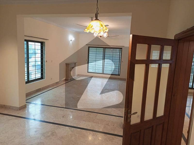 Well Maintained 7 Bed Double Unit House For Rent