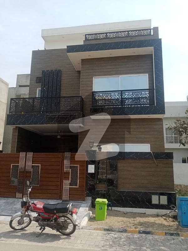 Triple Storey House For Sale In Etihad Town Phase 1 Block B