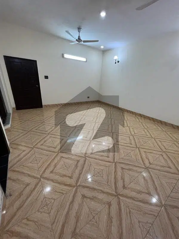 1 Kanal Commercial House Is Available Of Rent