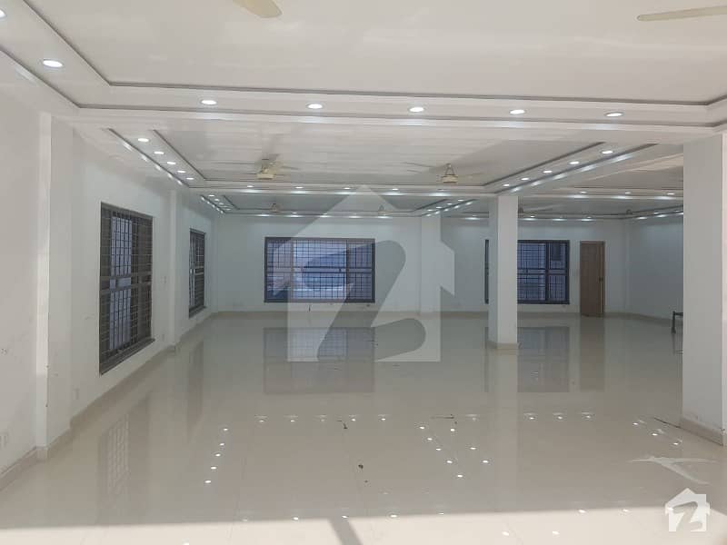 2300 Sq Feet Commercial Hall For Rent In Garden Town Lahore Garden Town